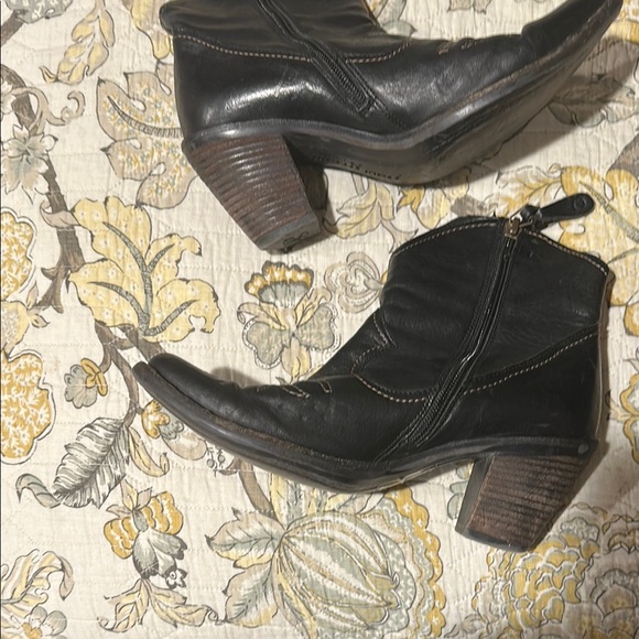 Paul Green Black Leather Ankle cowgirl Boots - Picture 6 of 11